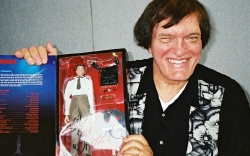 Richard Kiel with Sideshow model